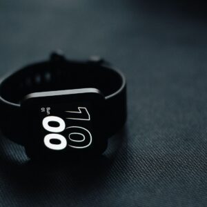 HelioWatch Urban S3 connected wearable with black band